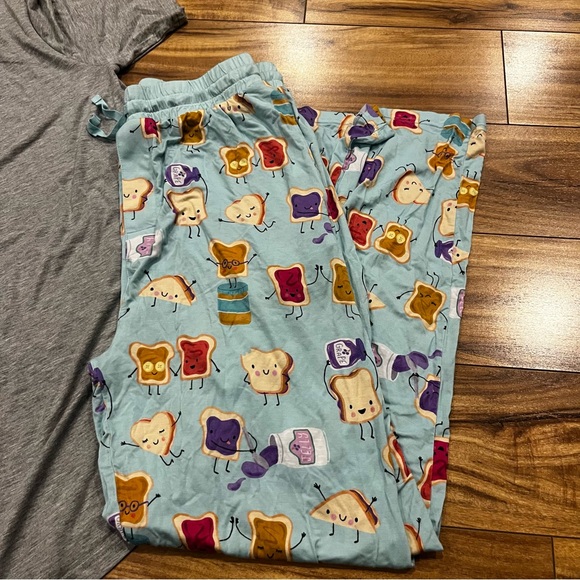 Little Sleepies Gray T-Shirt - Picture 3 of 5